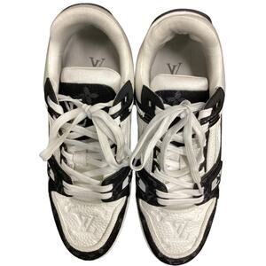 Louis Vuitton Shoes Women’s SZ 7 Iconic LV Trainers Monogram Denim & Leather B&W